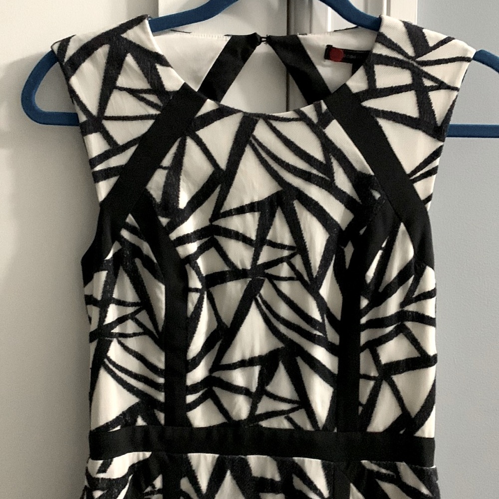 Geometric black and white gown . Gorgeous details